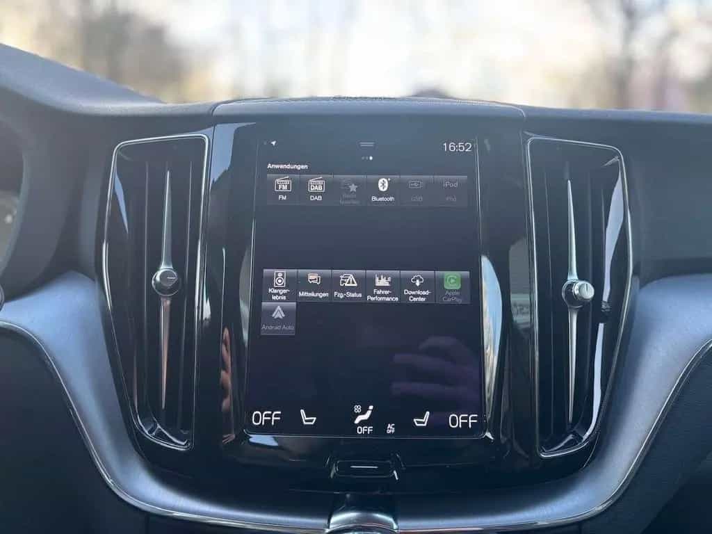 Volvo XC60 B4 D Geartronic Momentum Pro 06/2021-photo-24