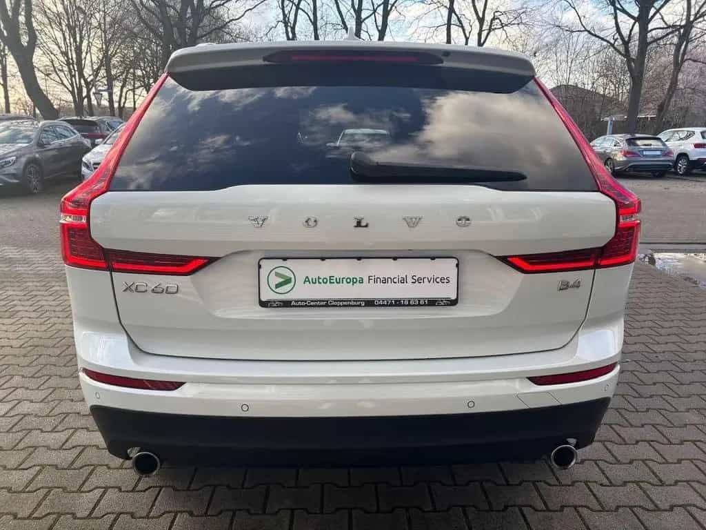Volvo XC60 B4 D Geartronic Momentum Pro 06/2021-photo-4