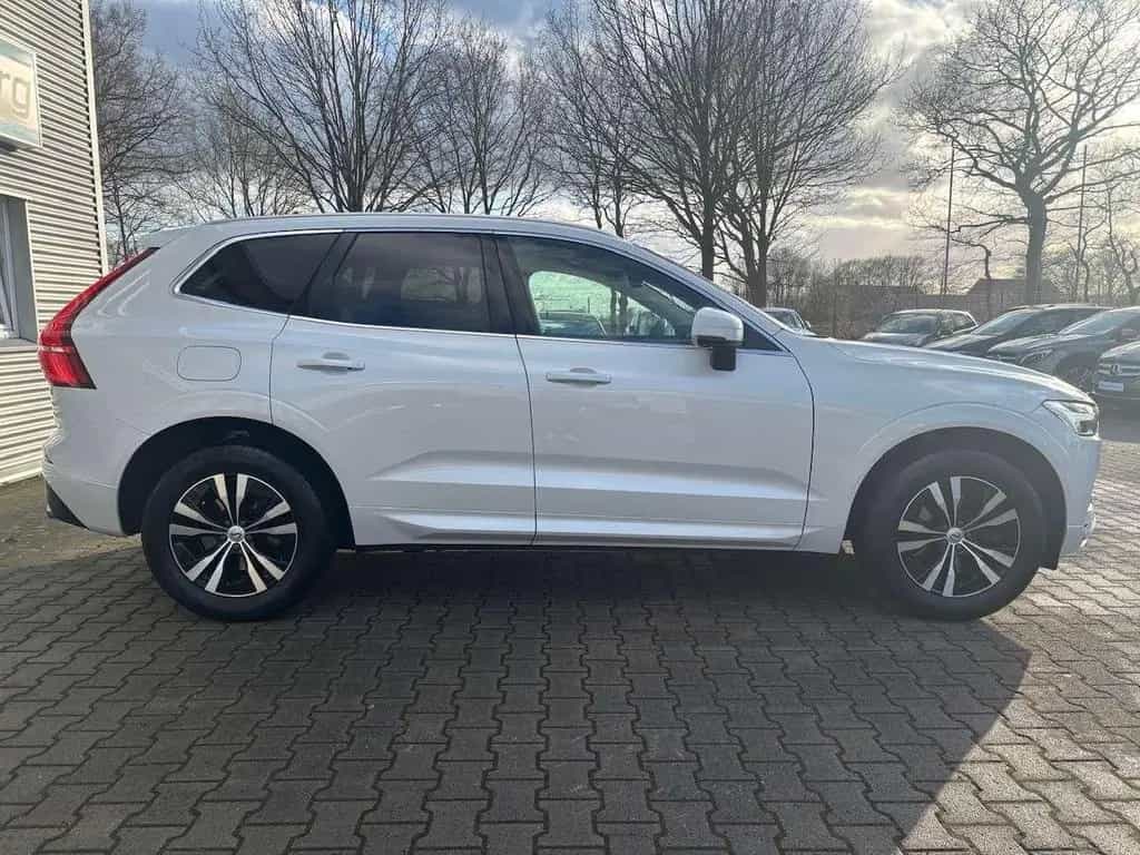 Volvo XC60 B4 D Geartronic Momentum Pro 06/2021-photo-8