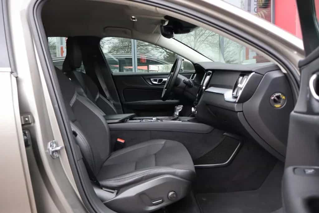 Volvo V60 2.0 D4 Momentum Pro | Origineel NL | Trekhaa 01/2020-photo-18