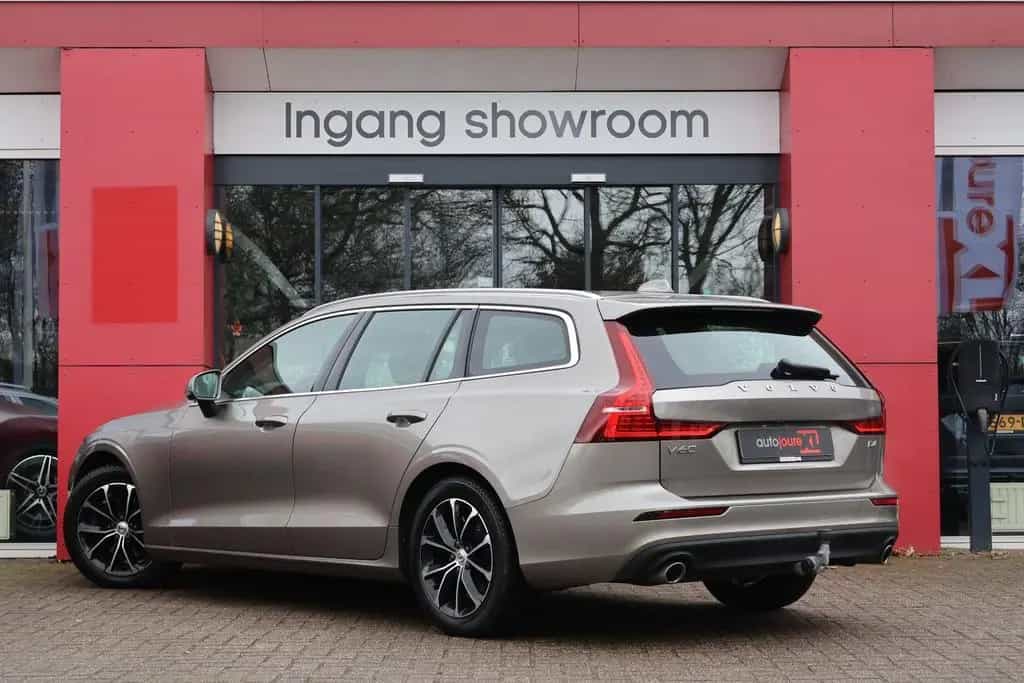 Volvo V60 2.0 D4 Momentum Pro | Origineel NL | Trekhaa 01/2020-photo-2
