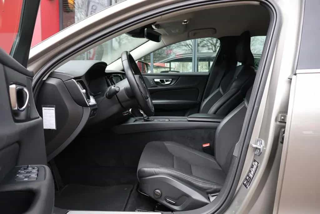 Volvo V60 2.0 D4 Momentum Pro | Origineel NL | Trekhaa 01/2020-photo-5