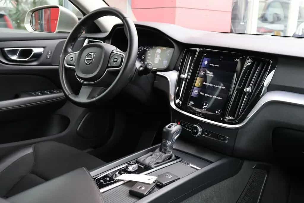 Volvo V60 2.0 D4 Momentum Pro | Origineel NL | Trekhaa 01/2020-photo-7