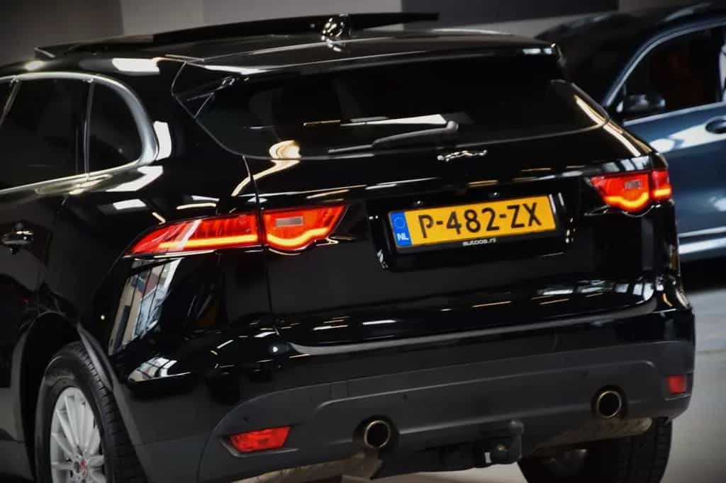 Jaguar F-Pace 35t AWD V6 Prestige Autom Panoramadach 04/2017-photo-22