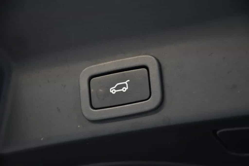Jaguar F-Pace 35t AWD V6 Prestige Autom Panoramadach 04/2017-photo-26