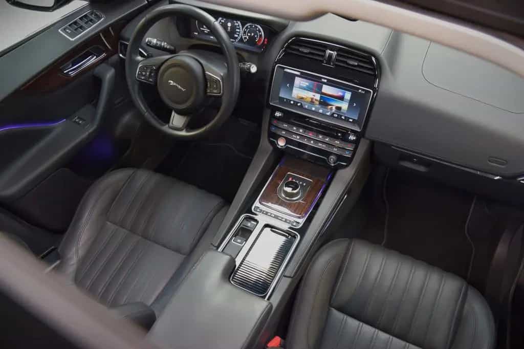 Jaguar F-Pace 35t AWD V6 Prestige Autom Panoramadach 04/2017-photo-3