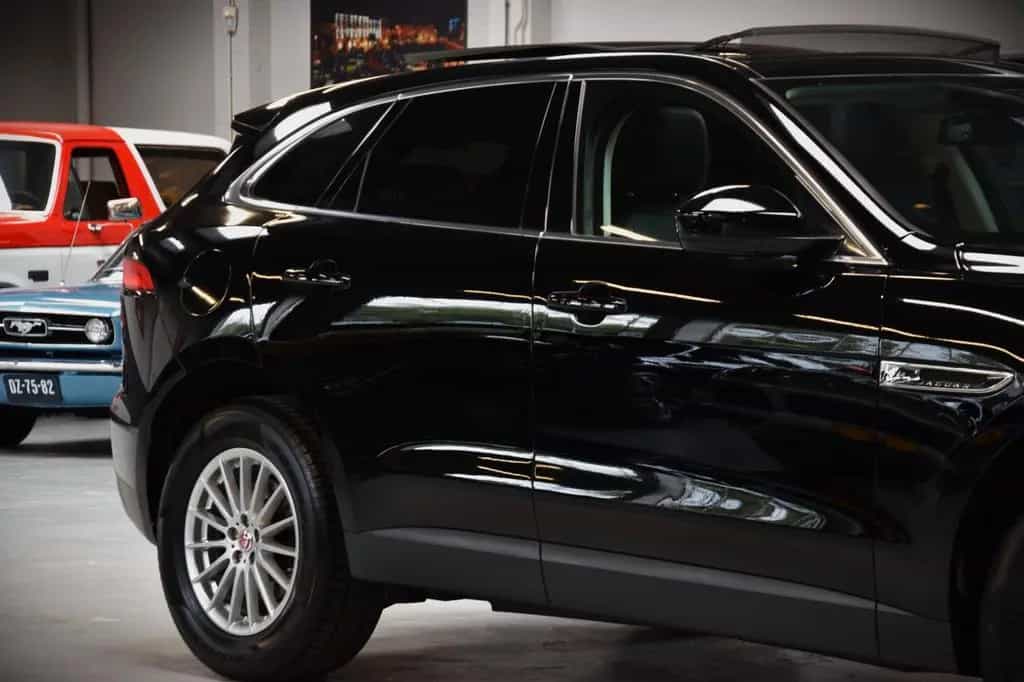 Jaguar F-Pace 35t AWD V6 Prestige Autom Panoramadach 04/2017-photo-32