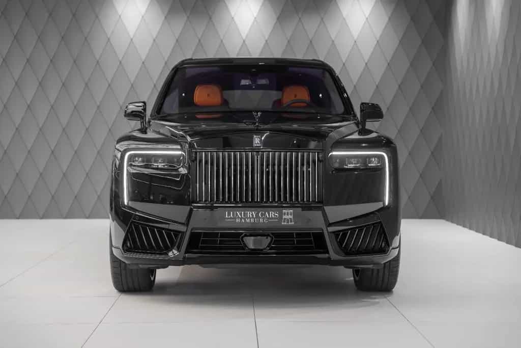 Rolls-Royce Cullinan BLACK BADGE 2026 BLACK/ORANGE 4 SEATS 03/2026-photo-1