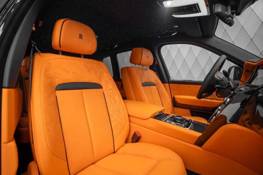 Rolls-Royce Cullinan BLACK BADGE 2026 BLACK/ORANGE 4 SEATS 03/2026-photo-16