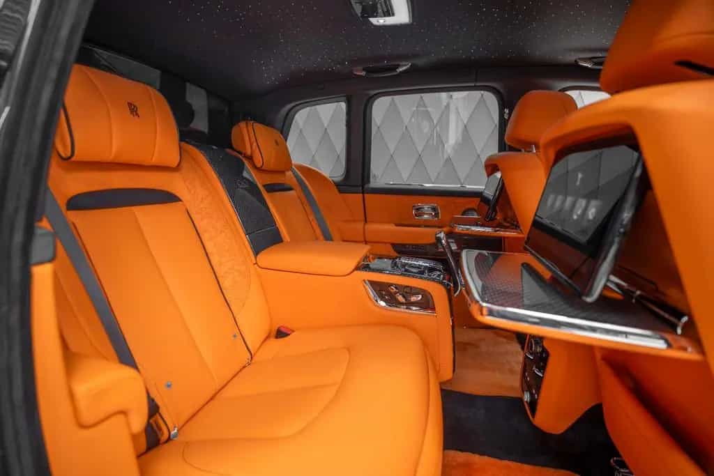Rolls-Royce Cullinan BLACK BADGE 2026 BLACK/ORANGE 4 SEATS 03/2026-photo-17
