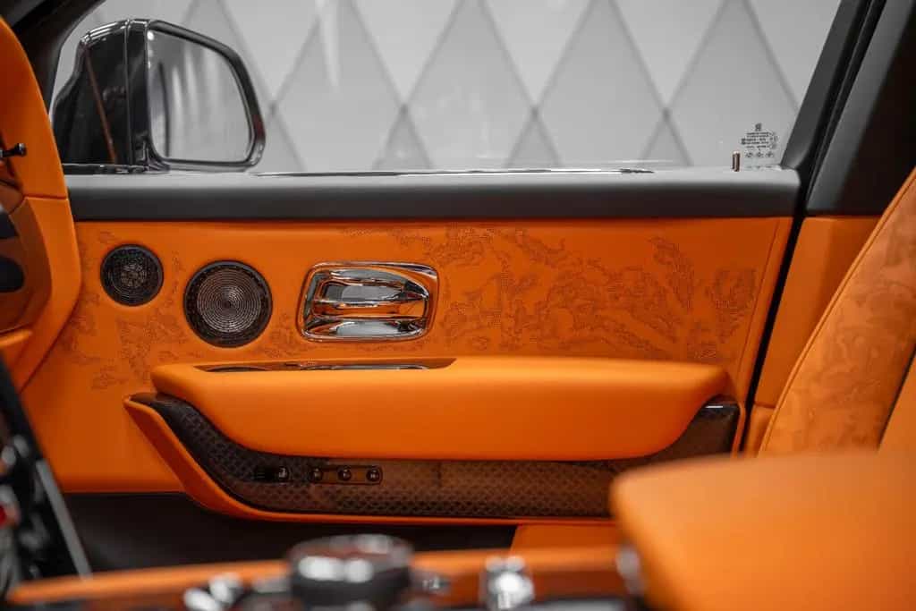 Rolls-Royce Cullinan BLACK BADGE 2026 BLACK/ORANGE 4 SEATS 03/2026-photo-22