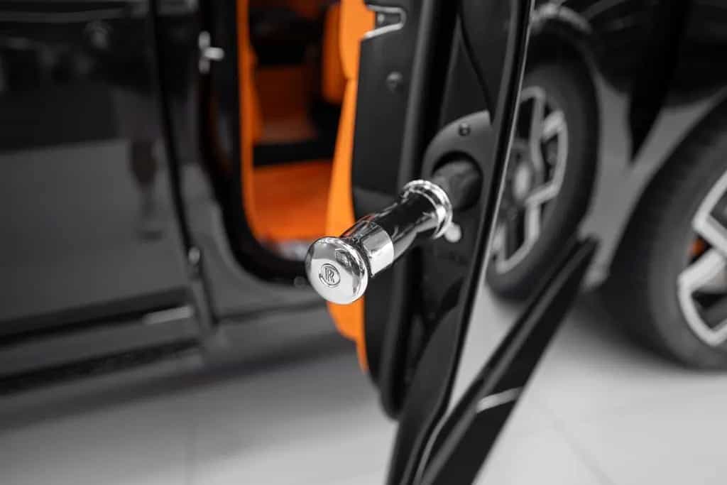 Rolls-Royce Cullinan BLACK BADGE 2026 BLACK/ORANGE 4 SEATS 03/2026-photo-25
