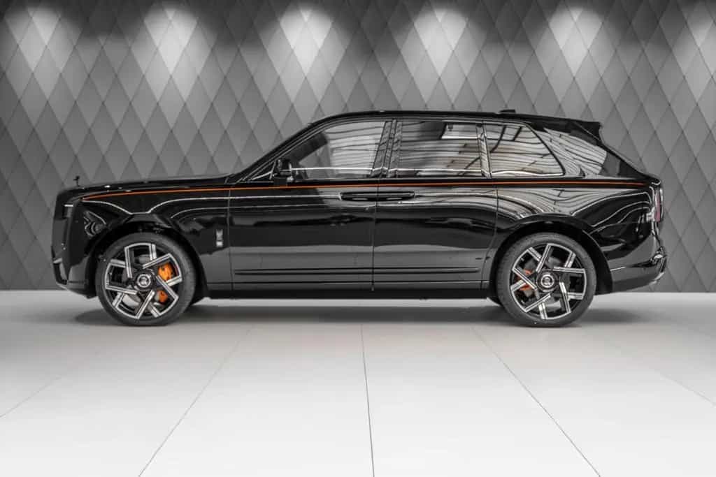 Rolls-Royce Cullinan BLACK BADGE 2026 BLACK/ORANGE 4 SEATS 03/2026-photo-3
