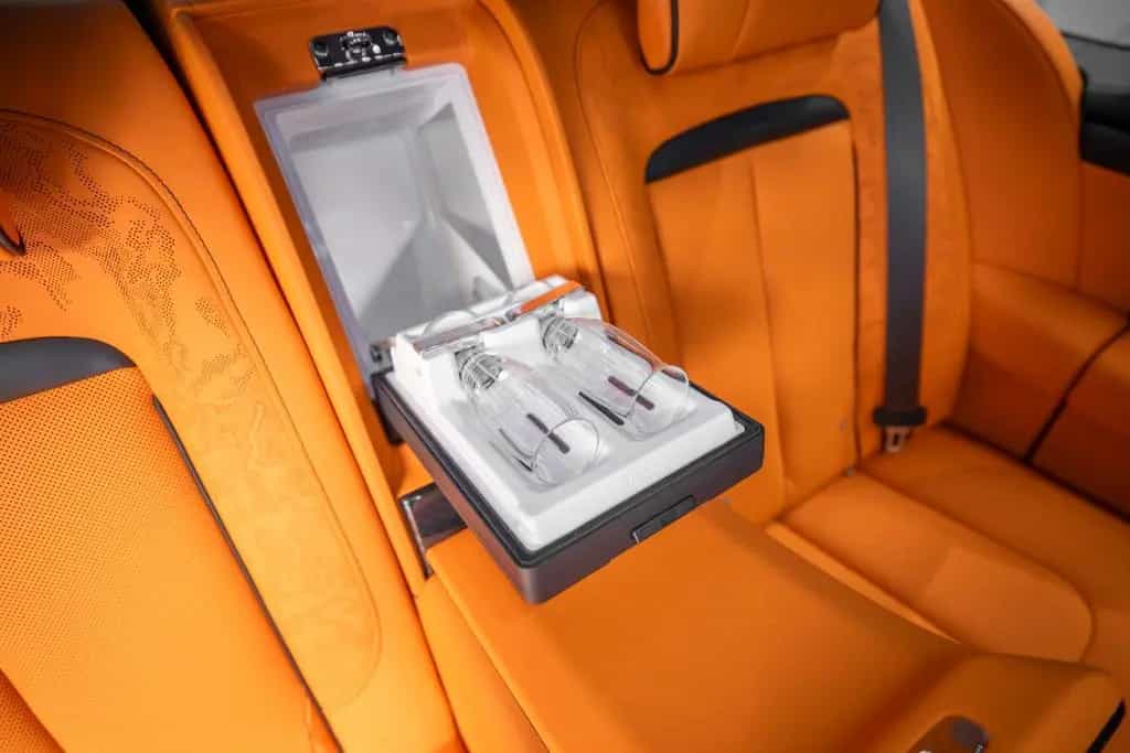 Rolls-Royce Cullinan BLACK BADGE 2026 BLACK/ORANGE 4 SEATS 03/2026-photo-32