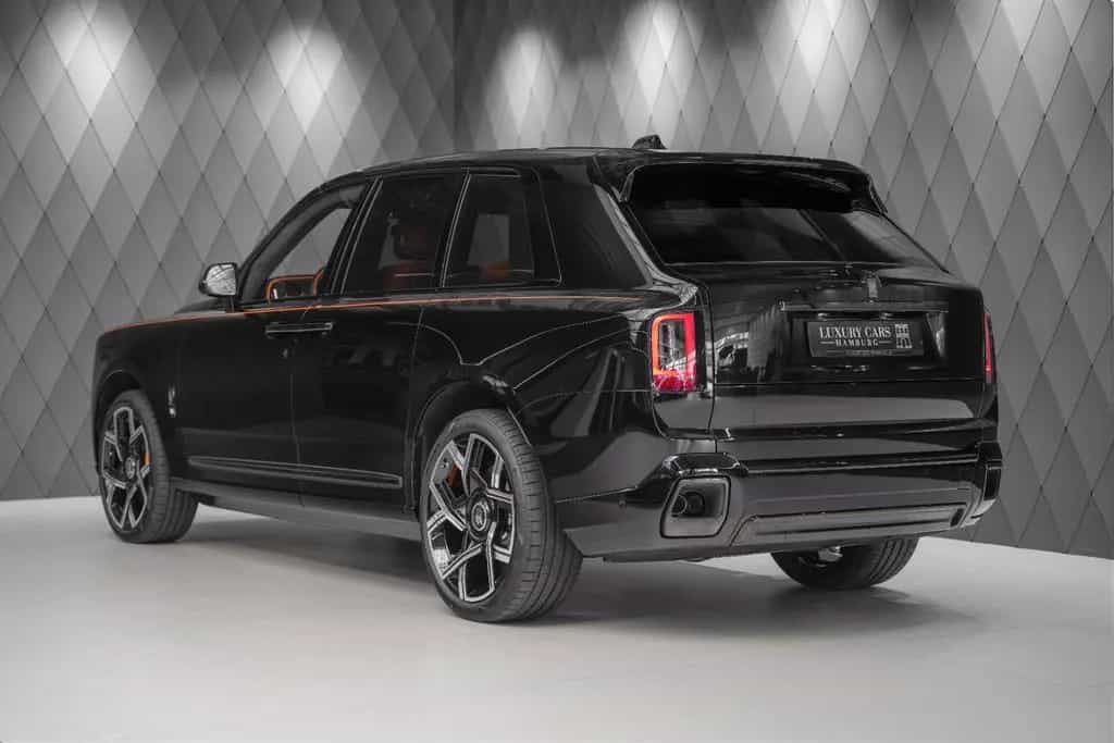 Rolls-Royce Cullinan BLACK BADGE 2026 BLACK/ORANGE 4 SEATS 03/2026-photo-4