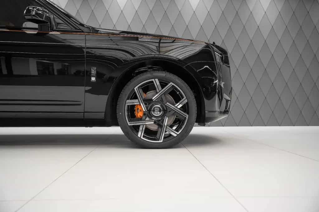 Rolls-Royce Cullinan BLACK BADGE 2026 BLACK/ORANGE 4 SEATS 03/2026-photo-6