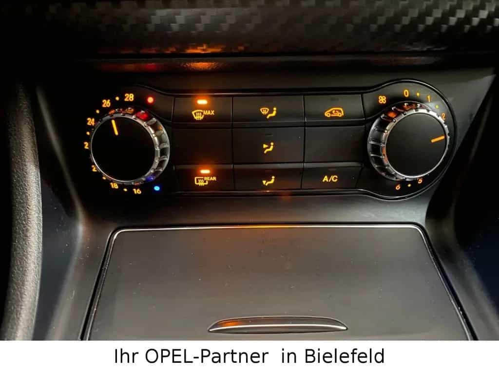 Mercedes-Benz A-Class 200 AMG-LINE/LEDER/NAVI/SHZ/PDC/HARMAN-KARDON 03/2018-photo-22