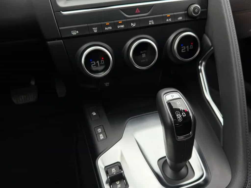 Jaguar E-Pace AWD Automatik/Navi/LED/Pano 10/2018-photo-23