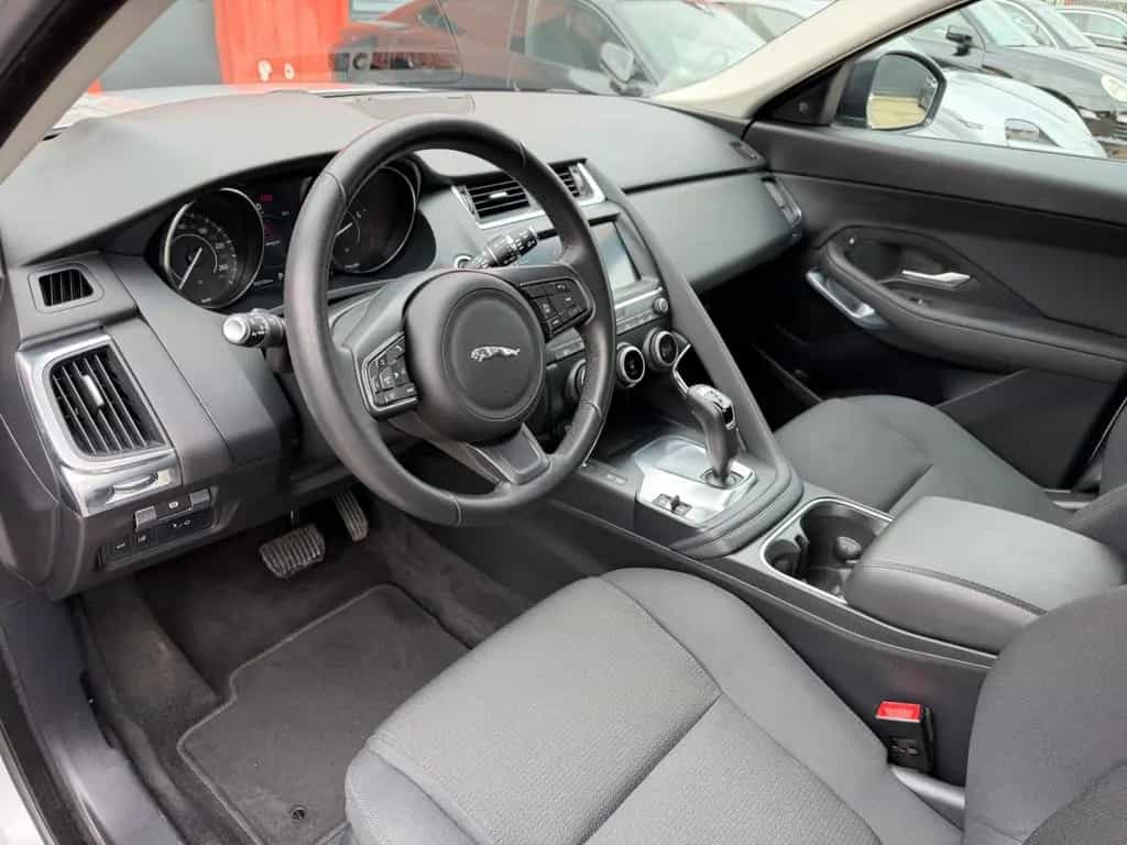 Jaguar E-Pace AWD Automatik/Navi/LED/Pano 10/2018-photo-9