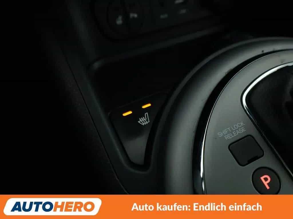 Kia Sportage 2.0 CRDi Spirit 4WD Aut*NAVI*XENON*PDC* 09/2015-photo-24