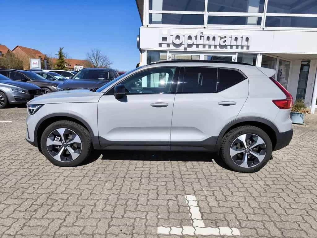 Volvo XC40 B3 B Aut. Plus Dark ACC  BLIS  Scheibenhzg 08/2025-photo-1