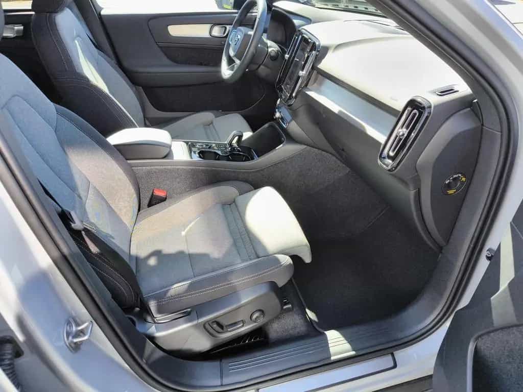 Volvo XC40 B3 B Aut. Plus Dark ACC  BLIS  Scheibenhzg 08/2025-photo-10