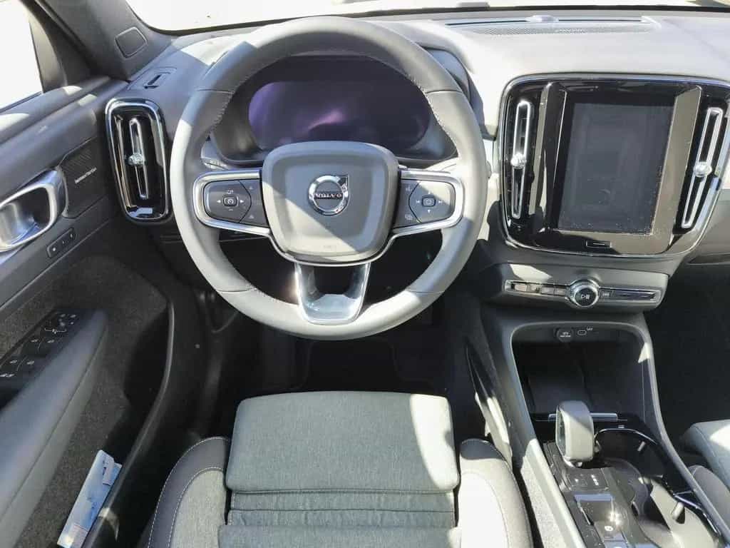 Volvo XC40 B3 B Aut. Plus Dark ACC  BLIS  Scheibenhzg 08/2025-photo-12