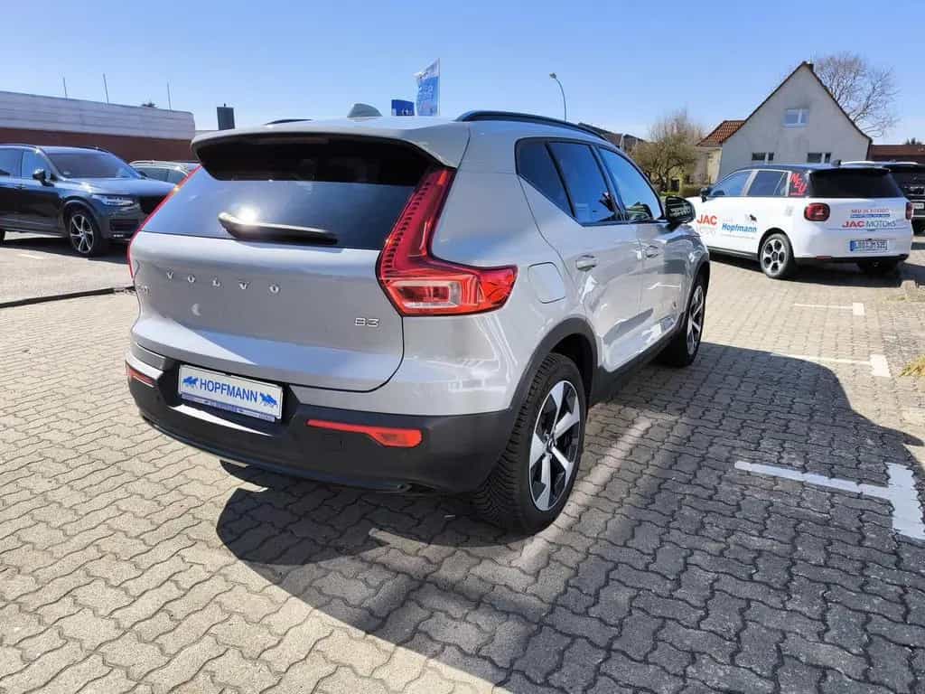 Volvo XC40 B3 B Aut. Plus Dark ACC  BLIS  Scheibenhzg 08/2025-photo-4