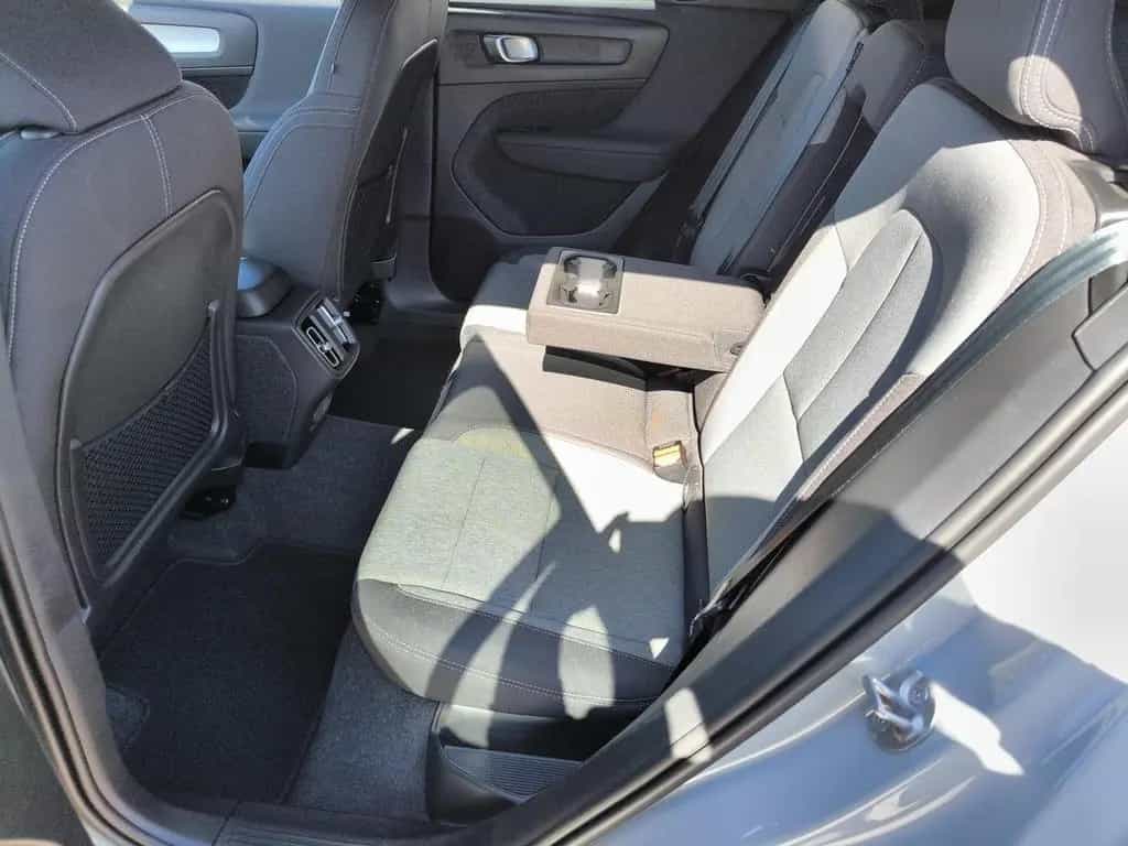 Volvo XC40 B3 B Aut. Plus Dark ACC  BLIS  Scheibenhzg 08/2025-photo-8