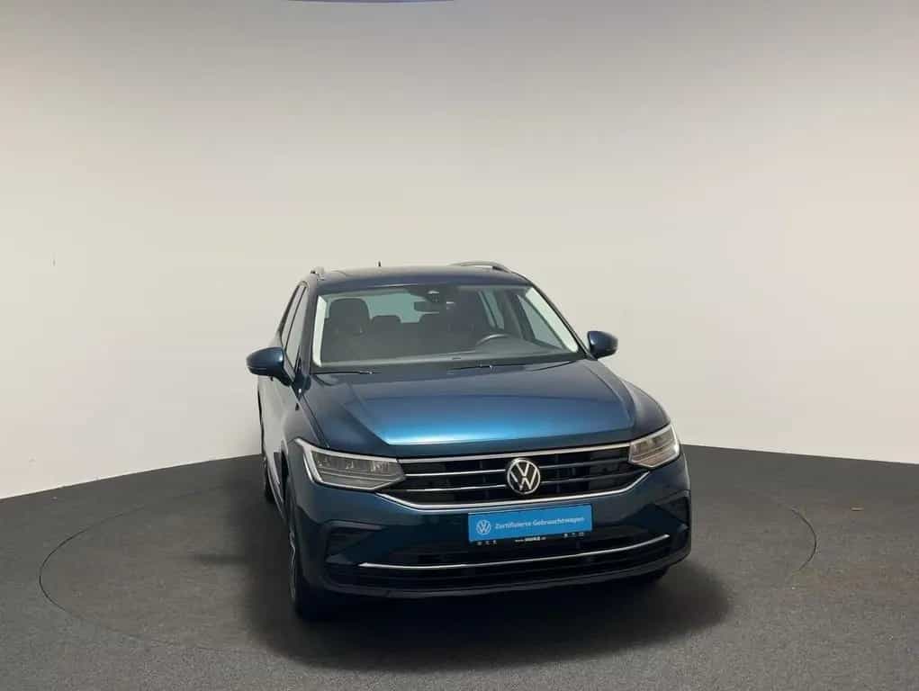 Volkswagen Tiguan 1.5 TSI Active 02/2022-photo-4