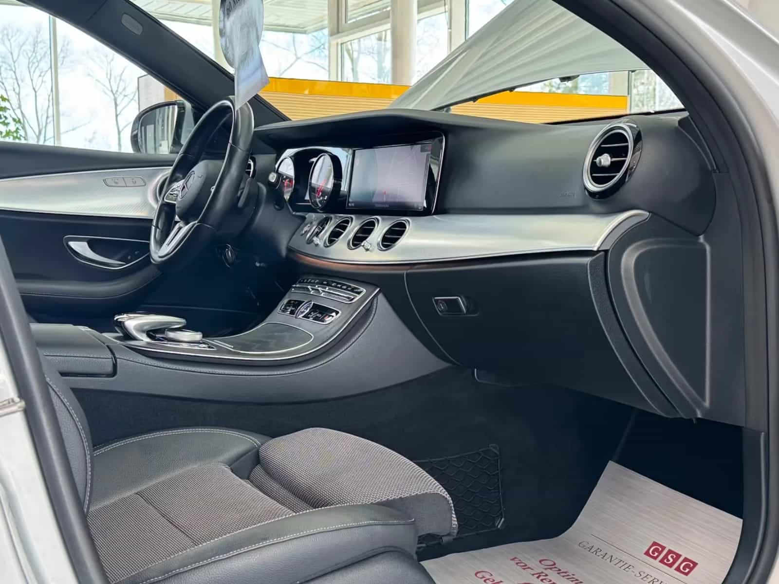 Mercedes-Benz E-Class 220 02/2020-photo-18