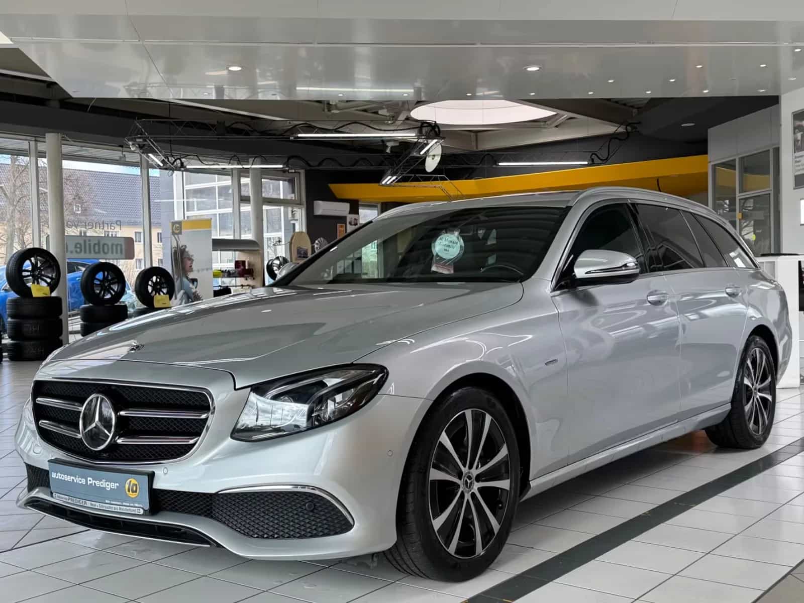 Mercedes-Benz E-Class 220 02/2020-photo-2