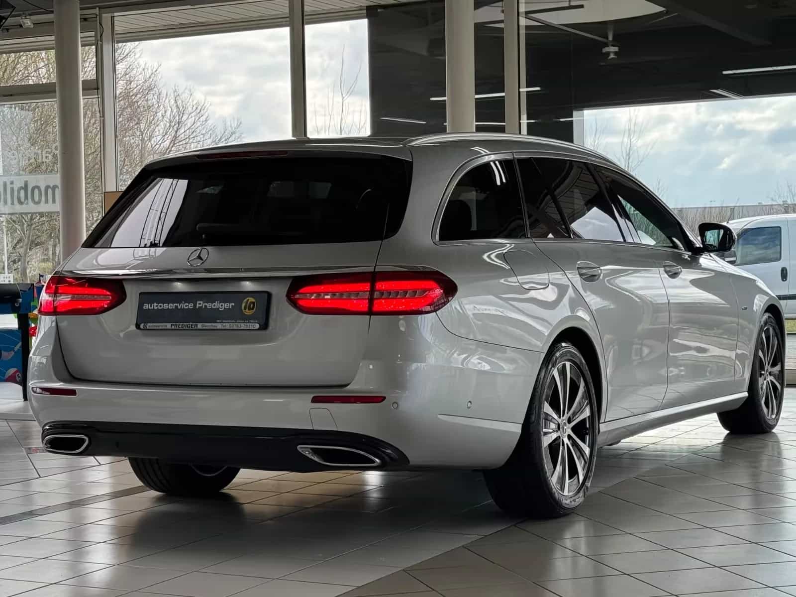 Mercedes-Benz E-Class 220 02/2020-photo-6