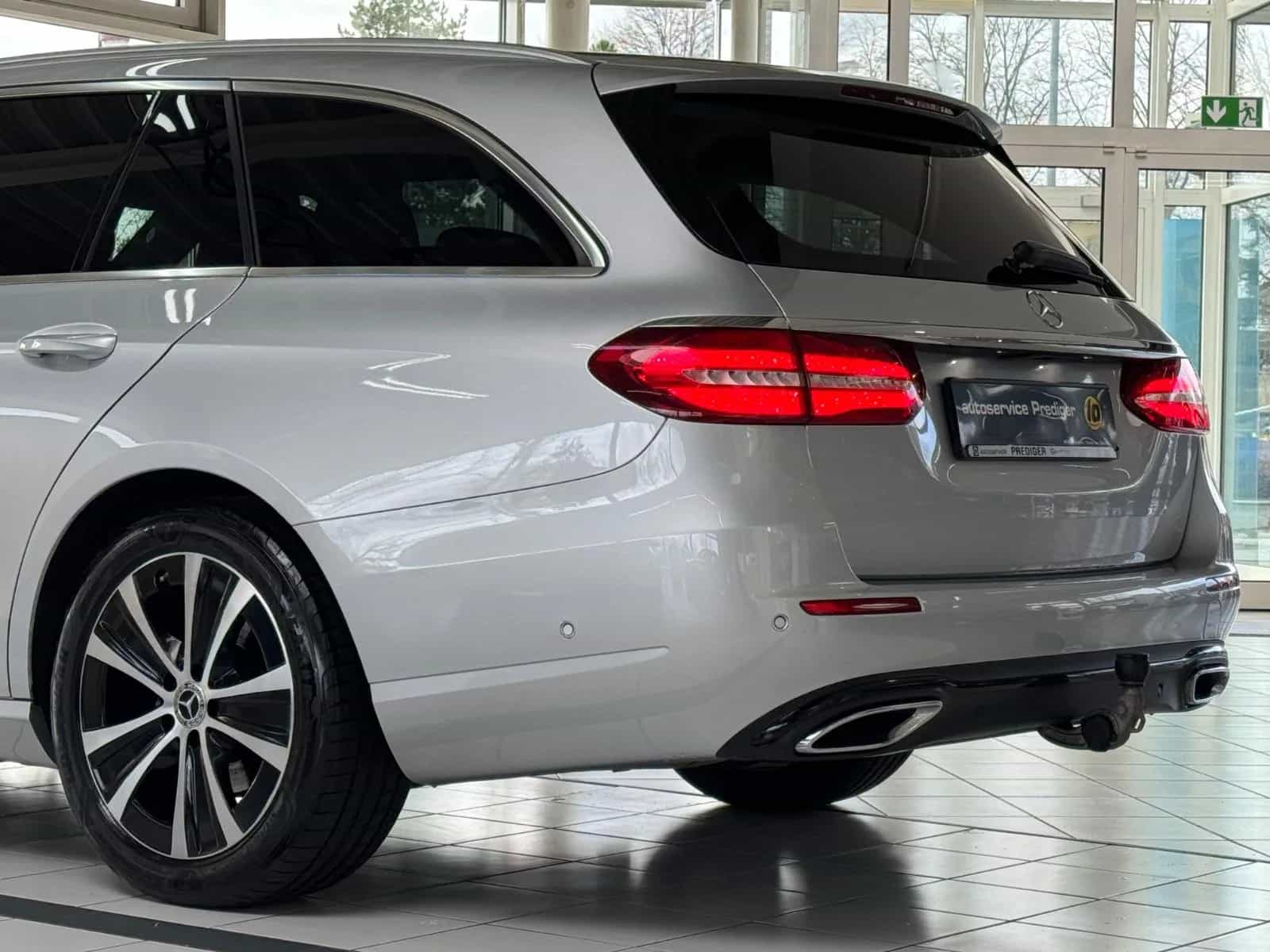 Mercedes-Benz E-Class 220 02/2020-photo-9