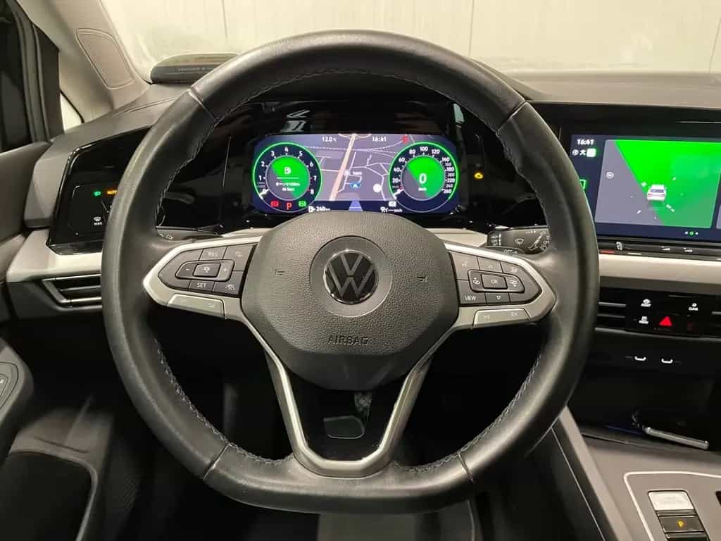 Volkswagen Golf VIII Variant Life 1.0 eTSI DSG RFK NAVI TRA 10/2022-photo-12