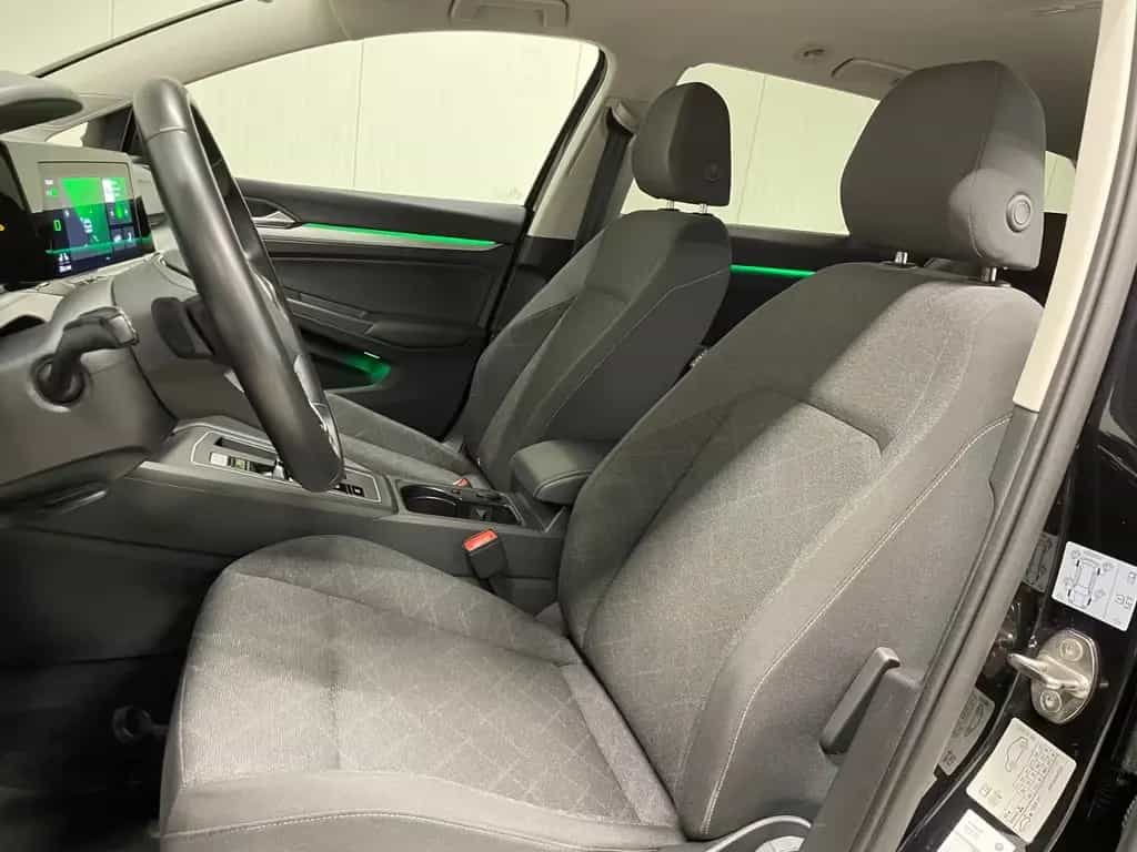 Volkswagen Golf VIII Variant Life 1.0 eTSI DSG RFK NAVI TRA 10/2022-photo-18