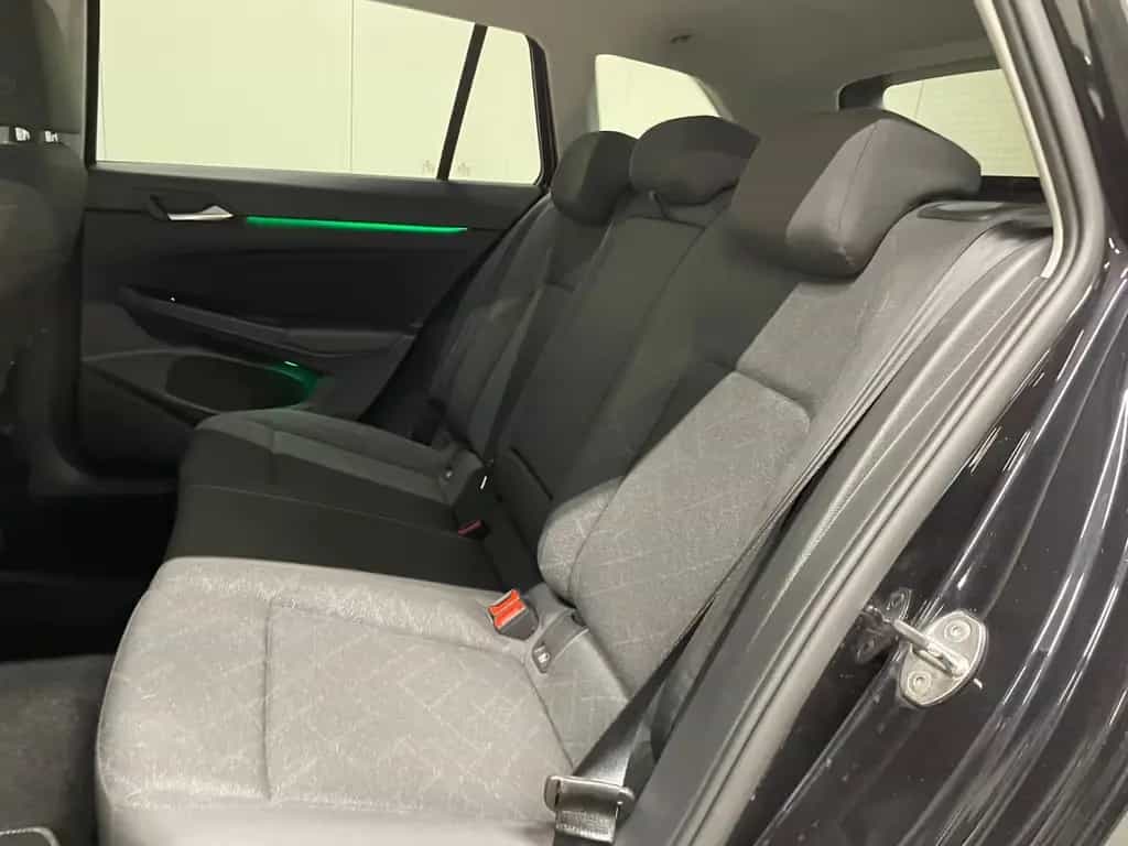 Volkswagen Golf VIII Variant Life 1.0 eTSI DSG RFK NAVI TRA 10/2022-photo-19
