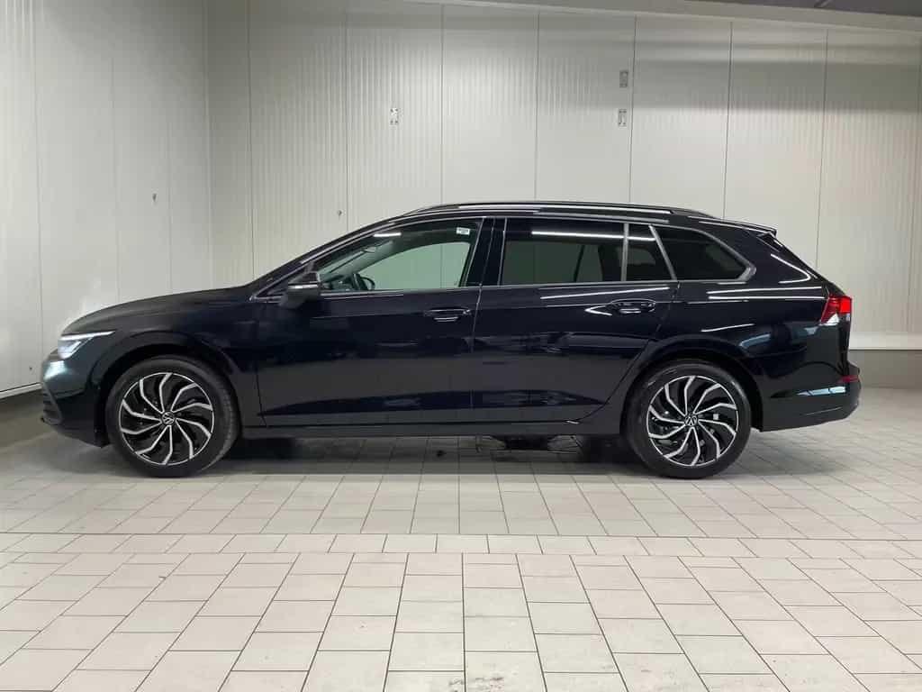 Volkswagen Golf VIII Variant Life 1.0 eTSI DSG RFK NAVI TRA 10/2022-photo-2