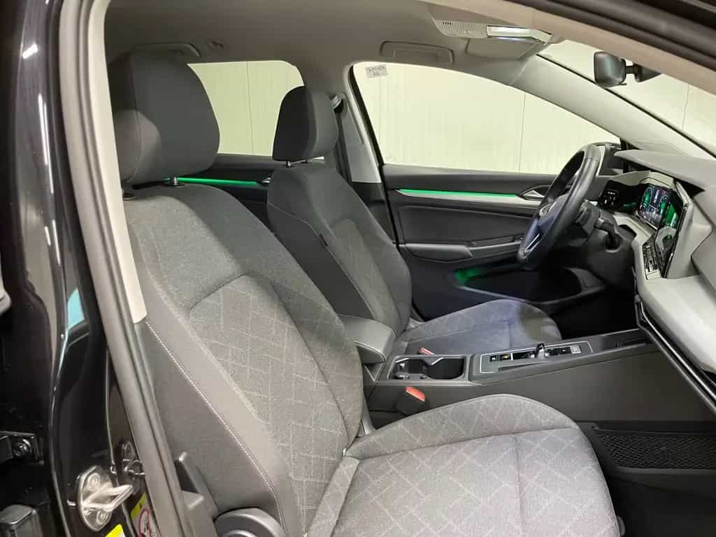 Volkswagen Golf VIII Variant Life 1.0 eTSI DSG RFK NAVI TRA 10/2022-photo-25