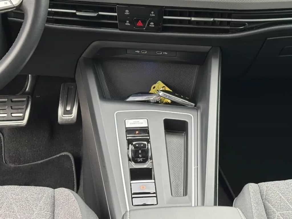Volkswagen Golf Variant 1,5 eTSI DSG Move Navi ACC 01/2024-photo-14