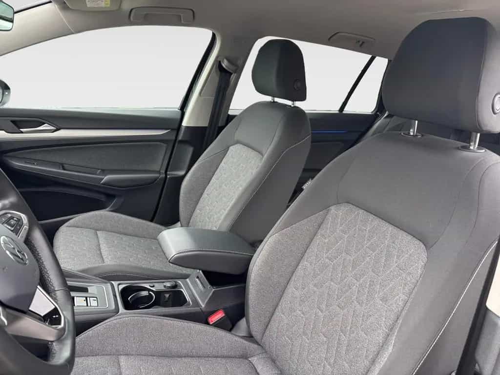 Volkswagen Golf Variant 1,5 eTSI DSG Move Navi ACC 01/2024-photo-7
