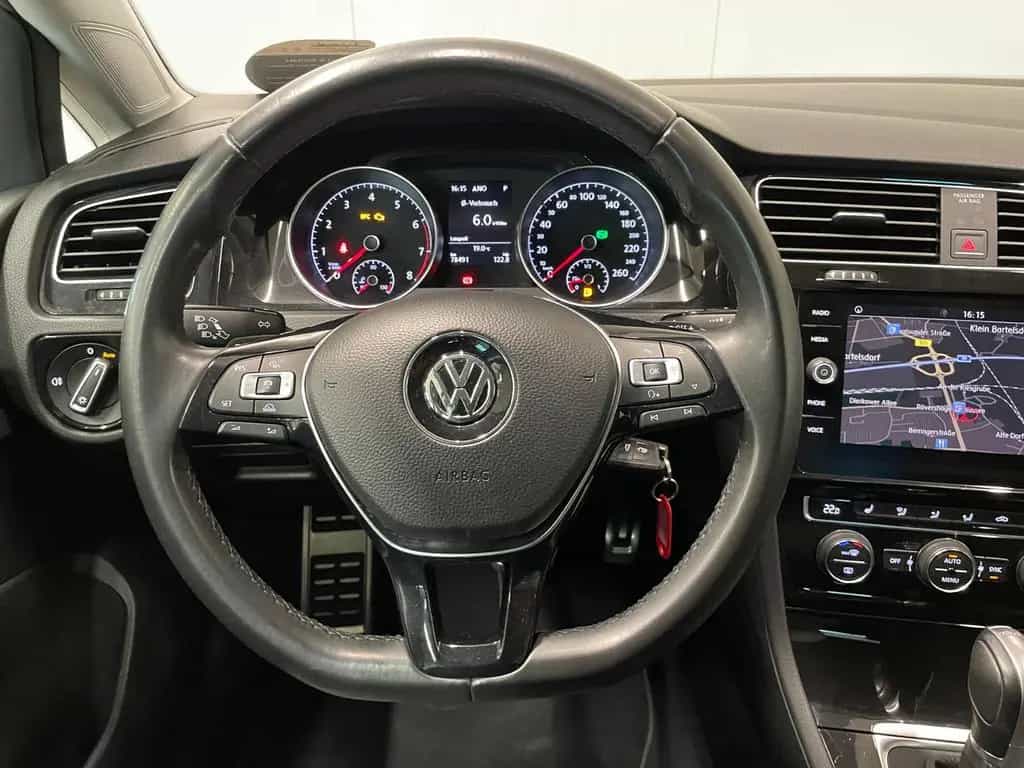 Volkswagen Golf VII Sound 1.4 TSI DSG NAVI SHZ 02/2018-photo-11