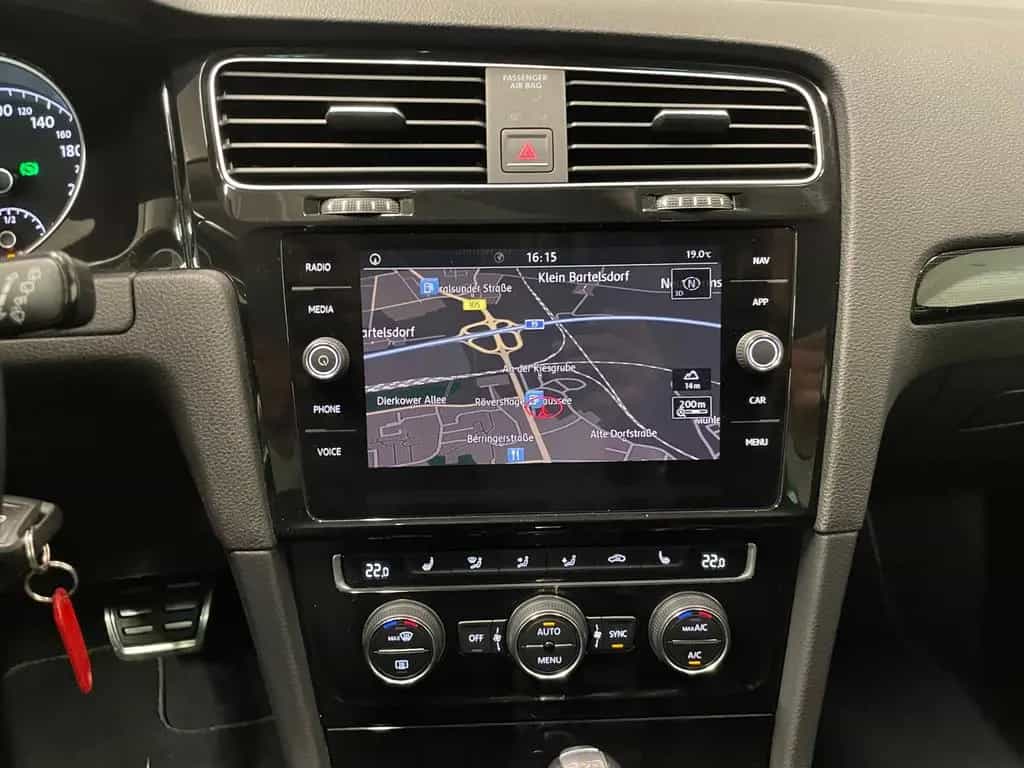 Volkswagen Golf VII Sound 1.4 TSI DSG NAVI SHZ 02/2018-photo-16