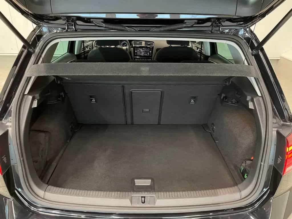 Volkswagen Golf VII Sound 1.4 TSI DSG NAVI SHZ 02/2018-photo-4