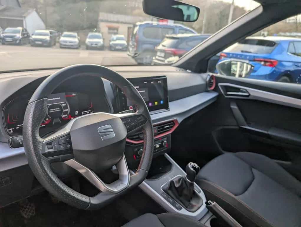 Seat Arona 1.0 TSI FR Navi LED SHZ PDC DAB 09/2024-photo-5