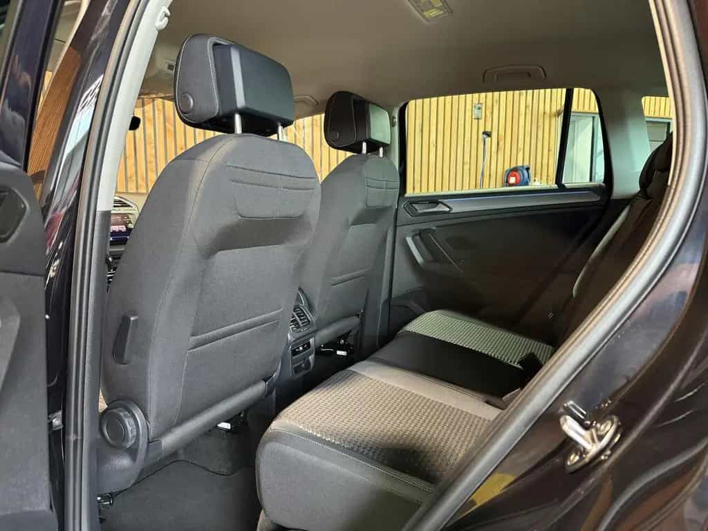 Volkswagen Tiguan 1,5 TSI Active *Navi*Kam*ACC*LED*Ambiente 12/2022-photo-11
