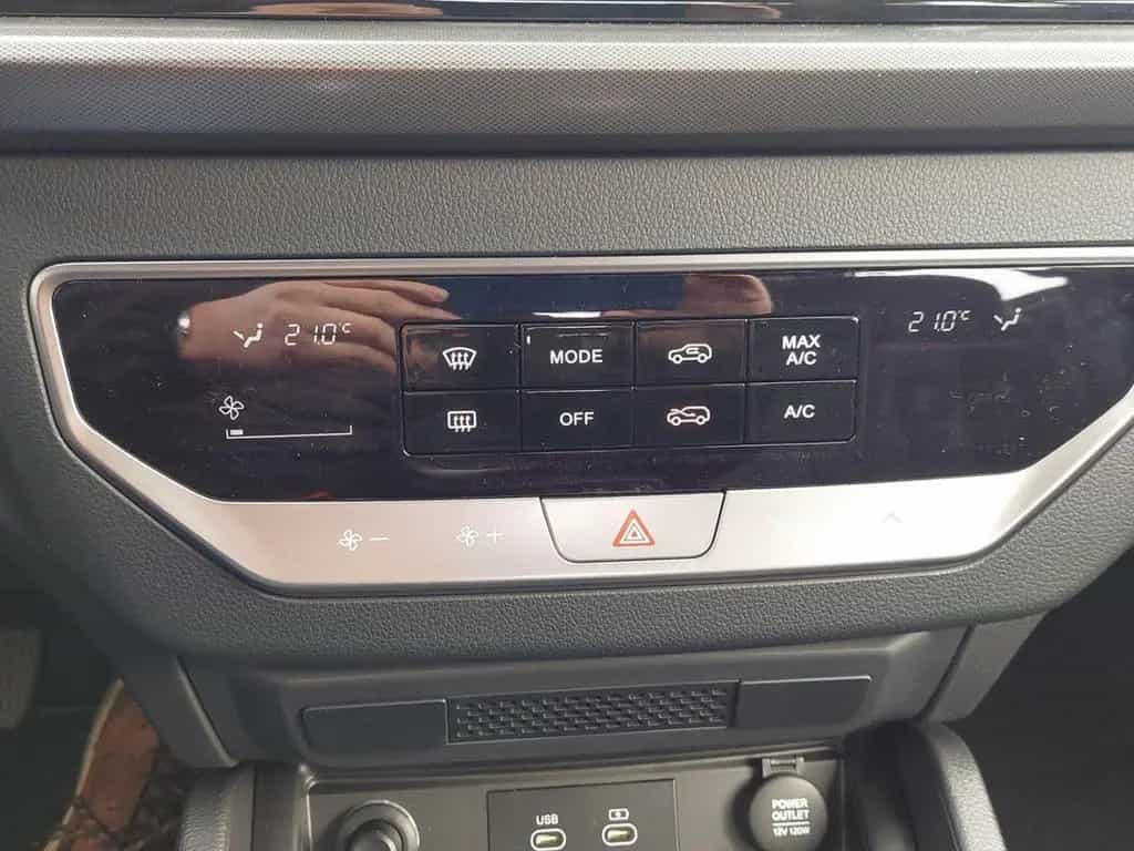 KGM Musso Grand Core 2.2 4WD °Navi°RFK°PDC°Tempomat° null-photo-14