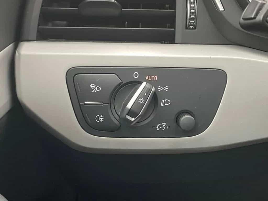 Audi A4 Av 40 TDI quattro advanced ACC Lane ViCo Stau 06/2021-photo-10