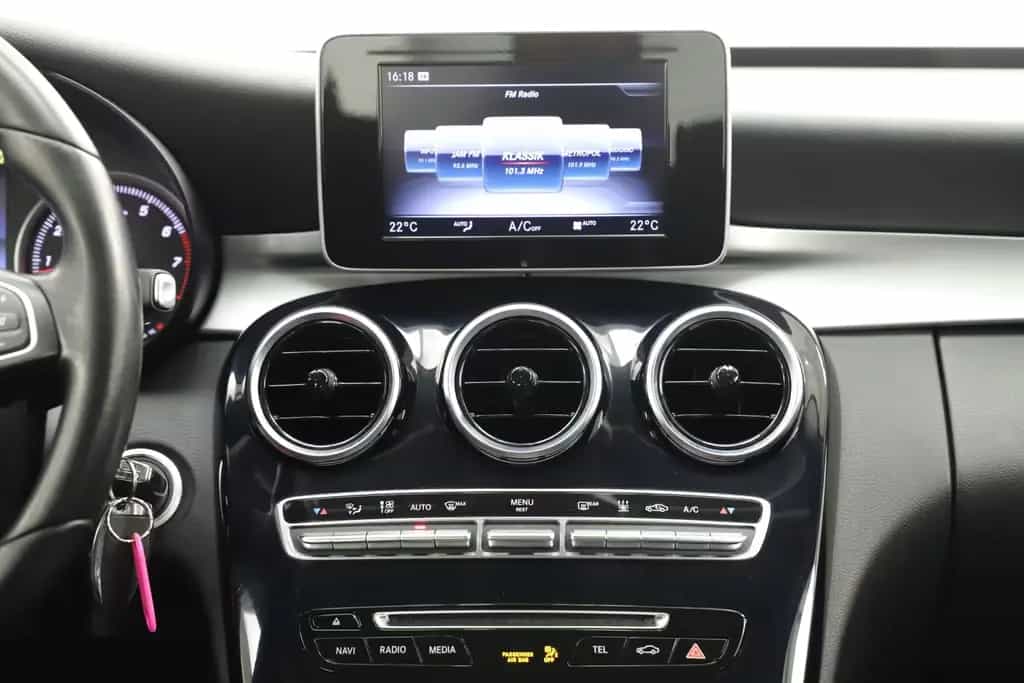 Mercedes-Benz C 200 CGI 184PS 9G Standheizung Navi R-Cam 04/2018-photo-15