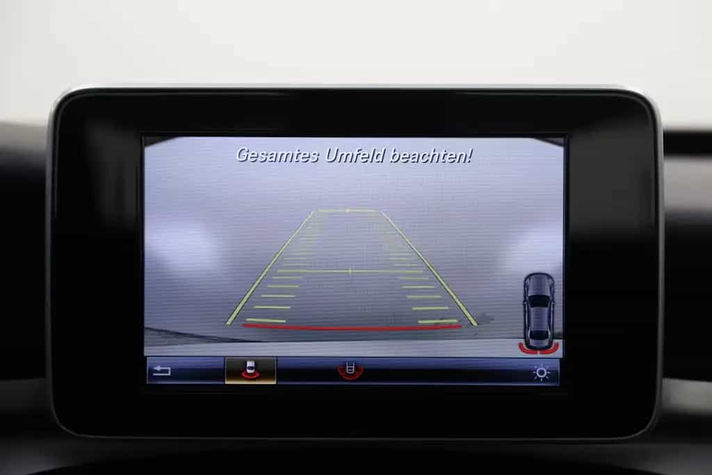 Mercedes-Benz C 200 CGI 184PS 9G Standheizung Navi R-Cam 04/2018-photo-16